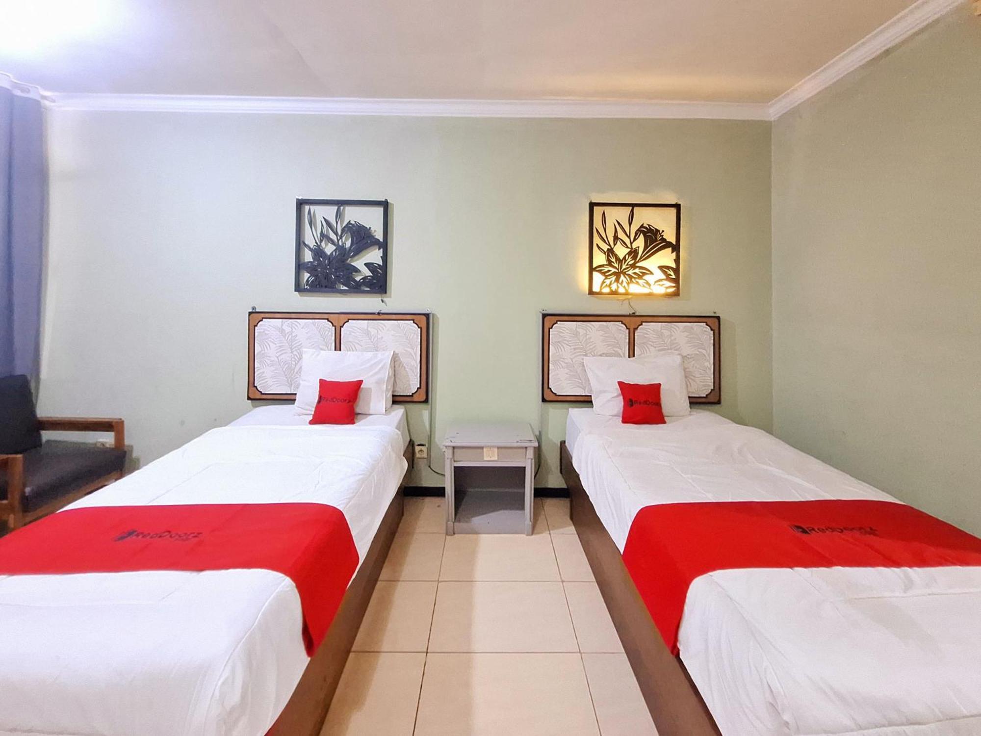 Reddoorz Near Stadion Semeru Lumajang Jawa Timur Εξωτερικό φωτογραφία