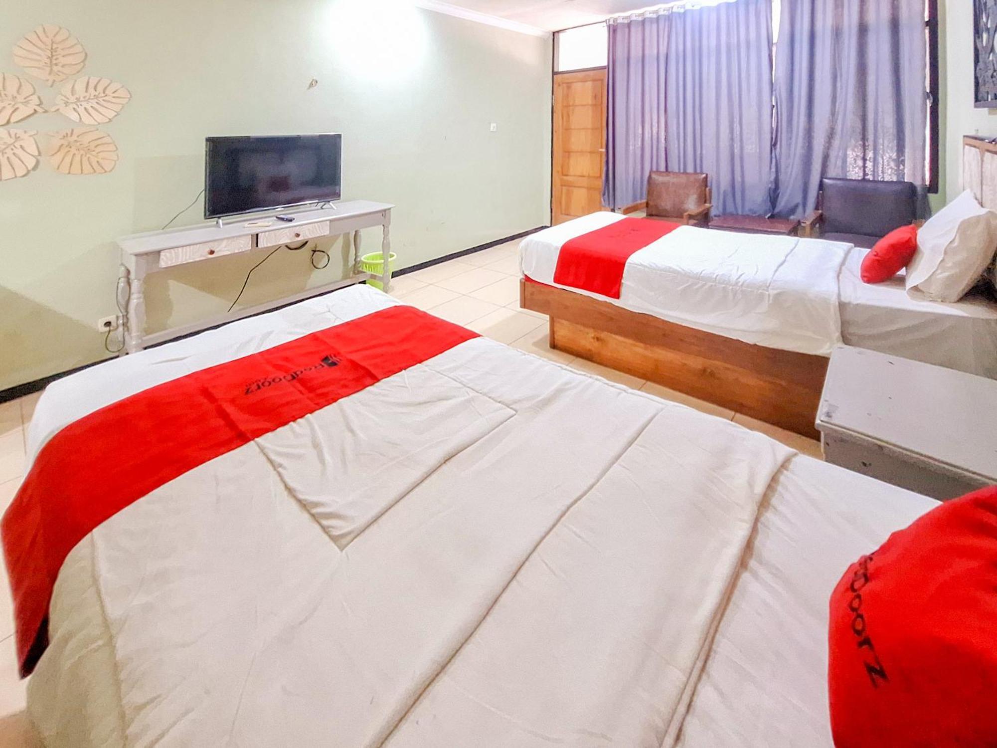 Reddoorz Near Stadion Semeru Lumajang Jawa Timur Εξωτερικό φωτογραφία