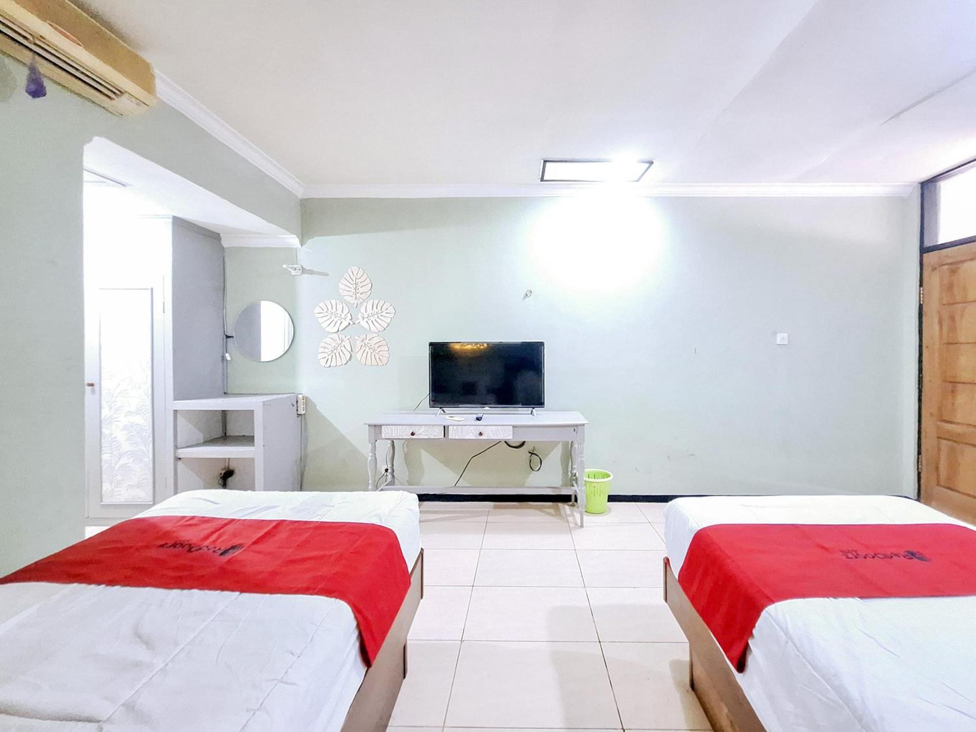 Reddoorz Near Stadion Semeru Lumajang Jawa Timur Εξωτερικό φωτογραφία