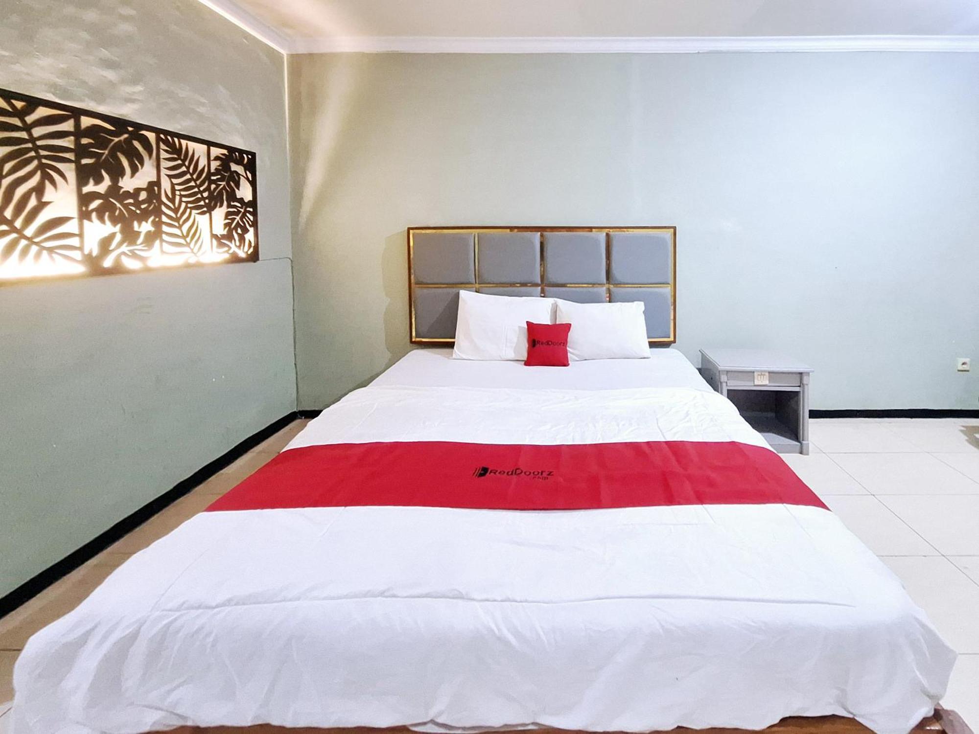 Reddoorz Near Stadion Semeru Lumajang Jawa Timur Εξωτερικό φωτογραφία