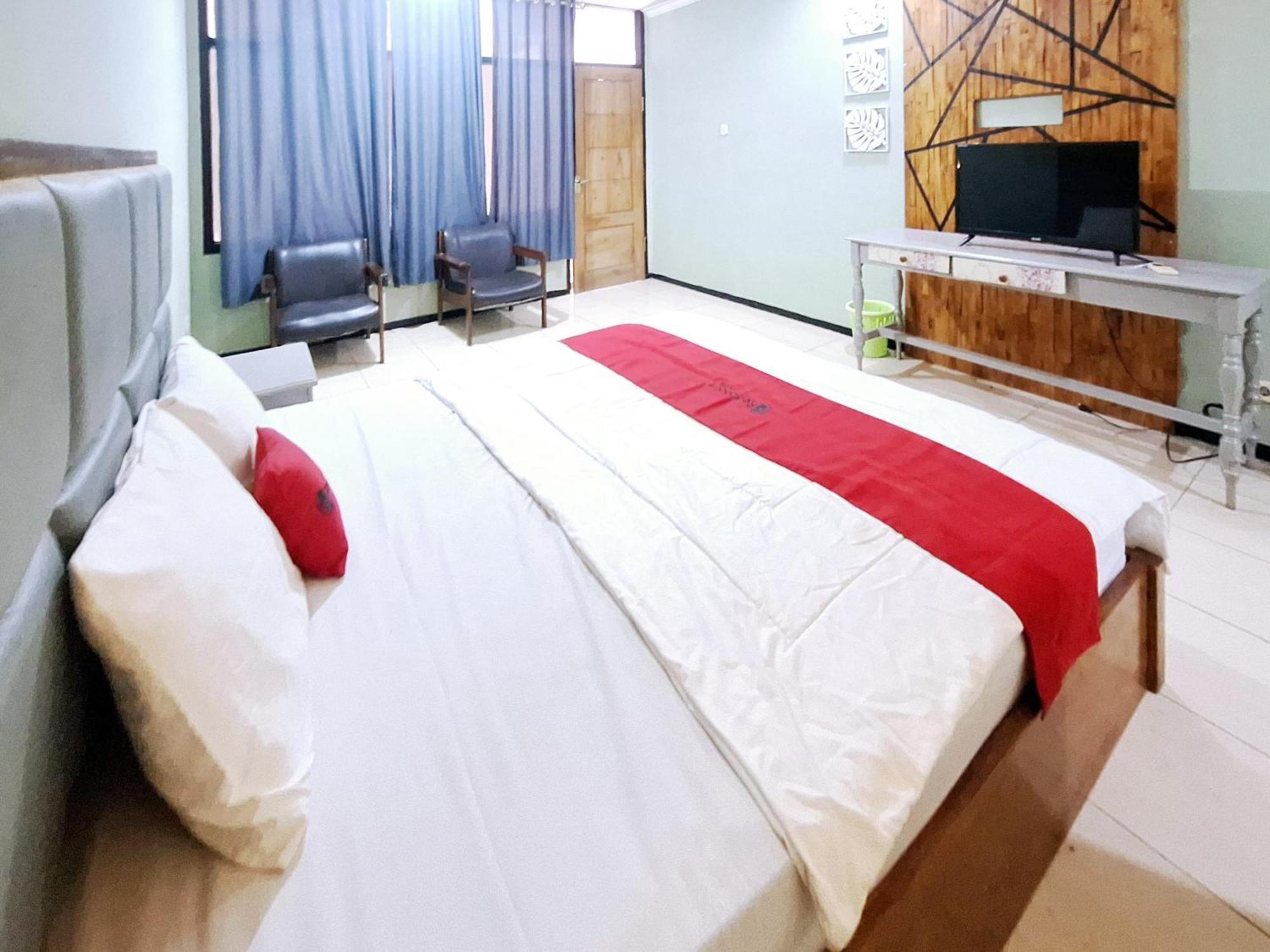 Reddoorz Near Stadion Semeru Lumajang Jawa Timur Εξωτερικό φωτογραφία