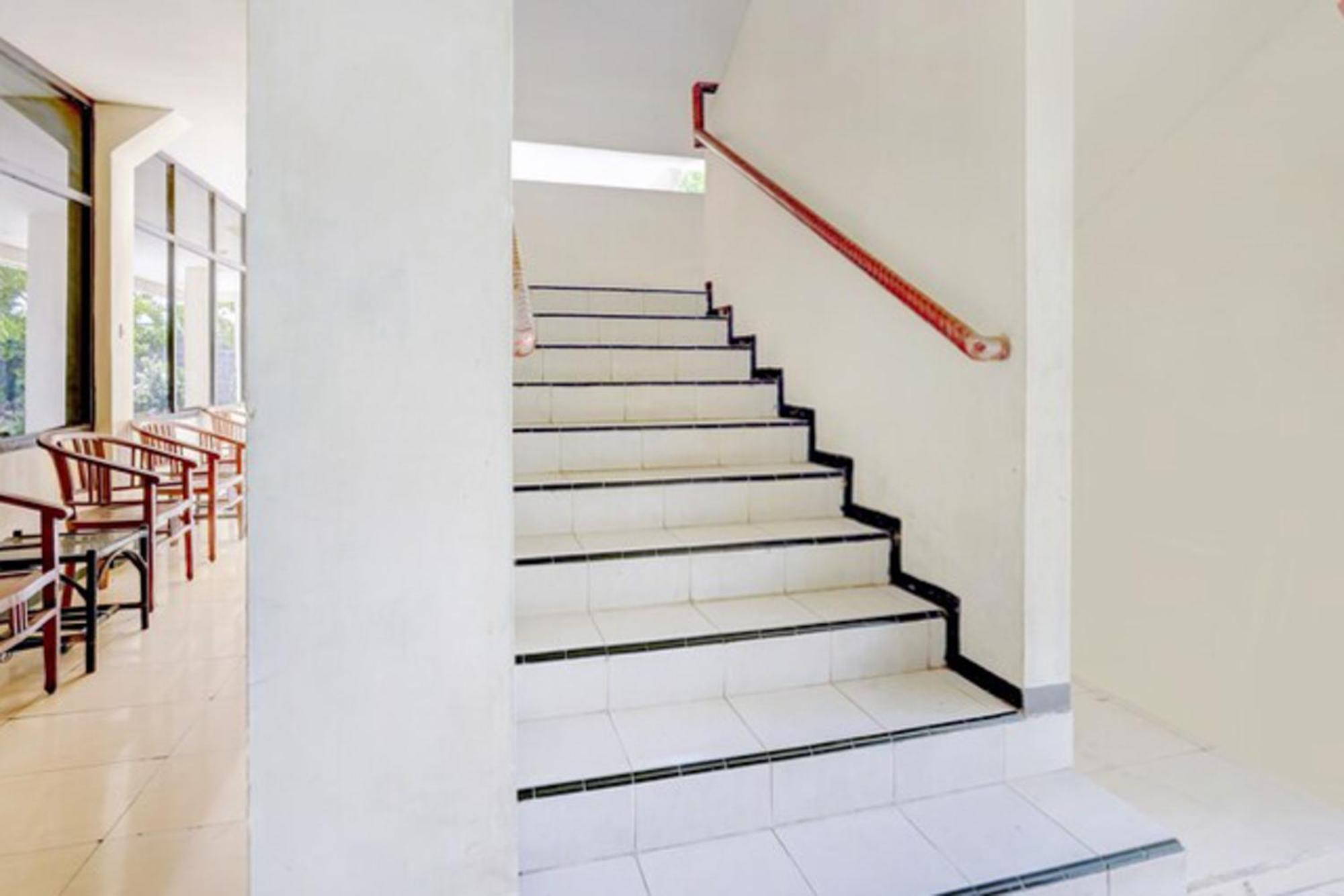 Reddoorz Near Stadion Semeru Lumajang Jawa Timur Εξωτερικό φωτογραφία